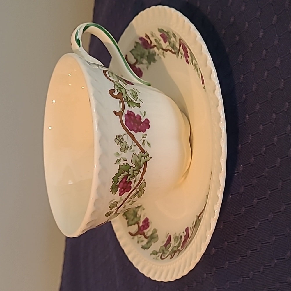 Harkerware "Vintage" Cup/Saucer, Purple Grape Pattern.